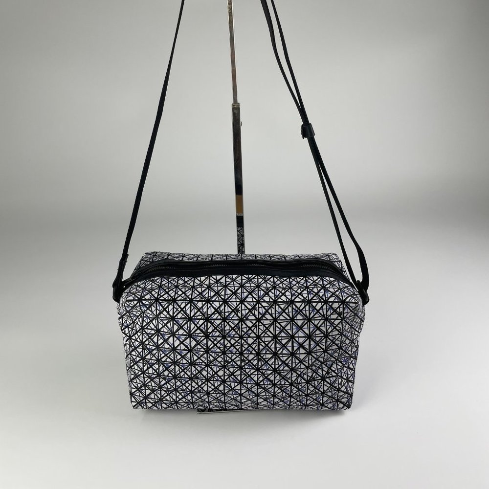 Issey Miyake kuro Silicone Box Pack